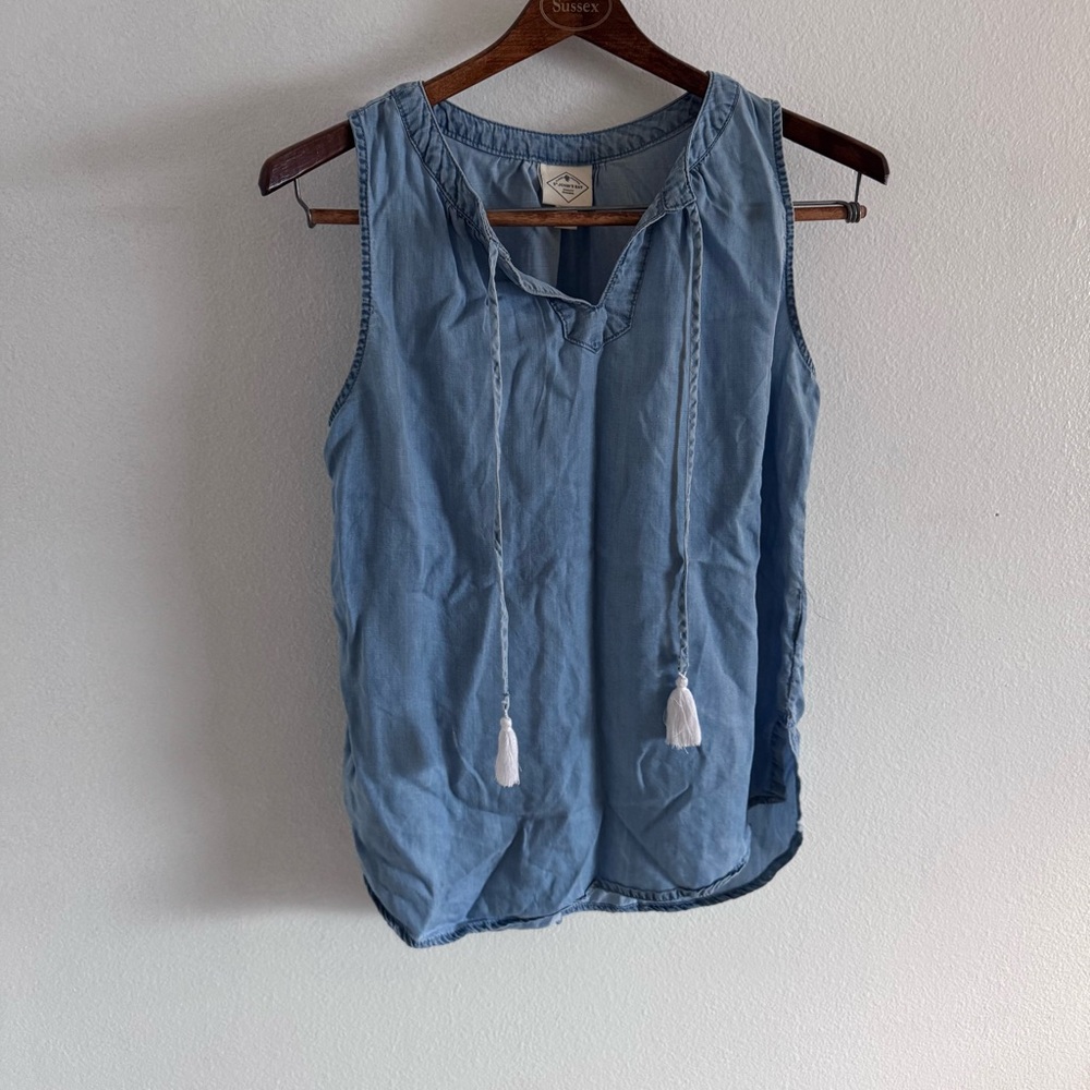 St John’s Bay Chambray Tank Top Denim Boho Blue Tasseled Size XS Hippie